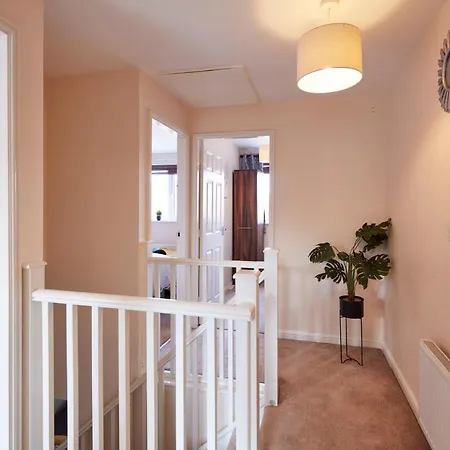 Apartment A Modern Away From